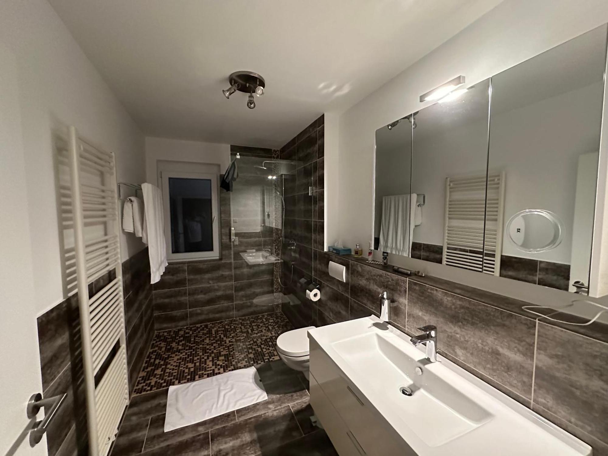 באד בלינגן 2-Zimmer-Ferienwohnung Mit Hotelservice Und 2 Balkons - Golf, Bike Und Wellness Im Markgraeflerland מראה חיצוני תמונה